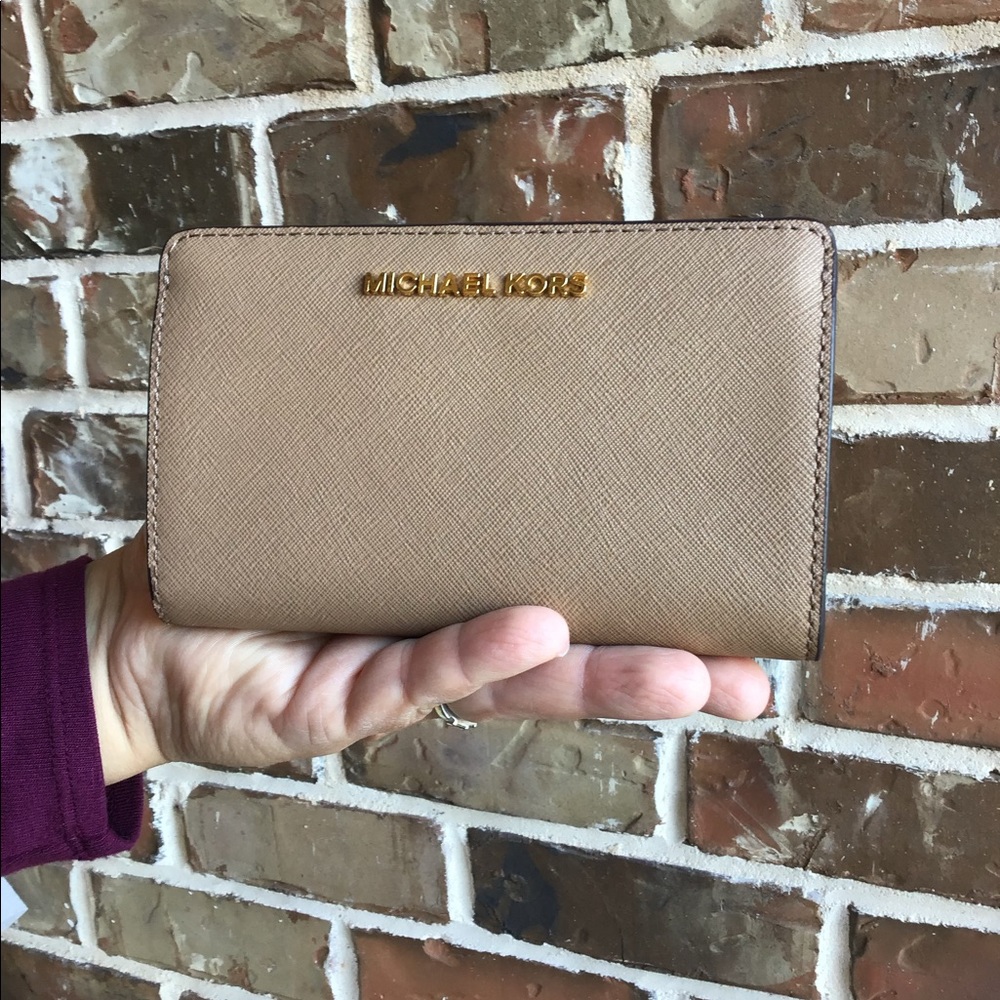 NEW Michael Kors Jet Set Wallet
